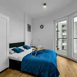 Apartman Wola - 9th Floor With Balcony - By Rentujemy Varsó