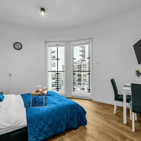 Apartment Wola - 9th Floor With Balcony - By Rentujemy *