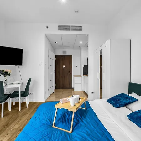 Lejlighed Wola - 9th Floor With Balcony - By Rentujemy Warszawa