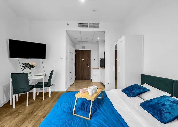 Lejlighed Wola - 9th Floor With Balcony - By Rentujemy Warszawa