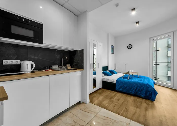 Wola - 9th Floor With Balcony - By Rentujemy Lejlighed *